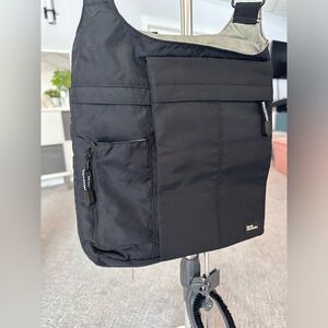 Cross body Bag Derek Alexander Multiple Pockets perfect for traveling